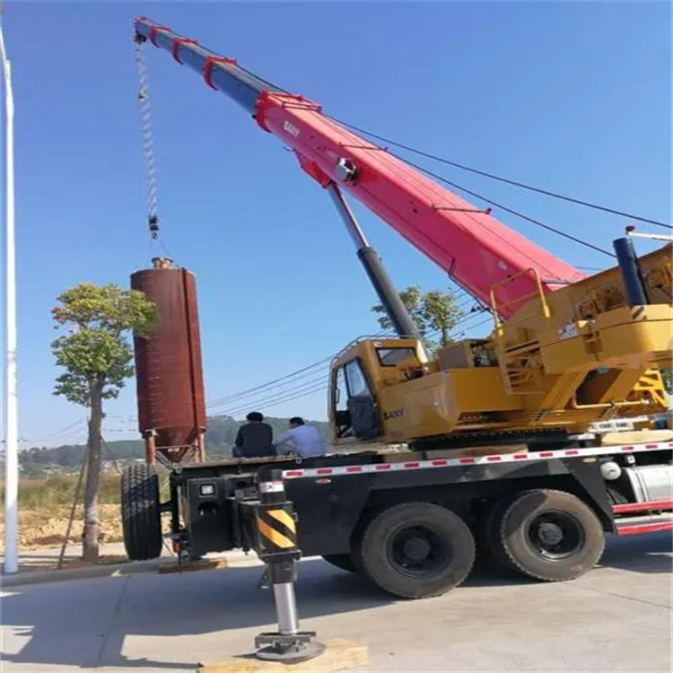 赤壁专业吊车租赁多少钱