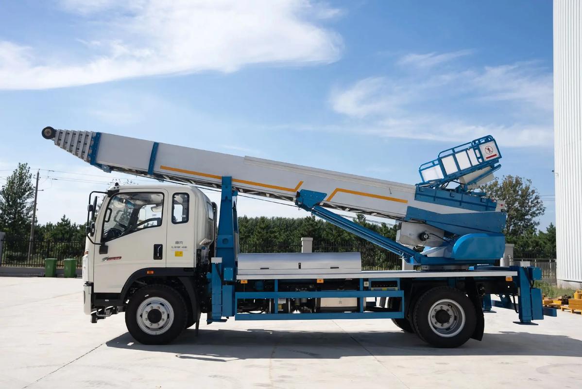 赤壁云梯上料车租赁费用