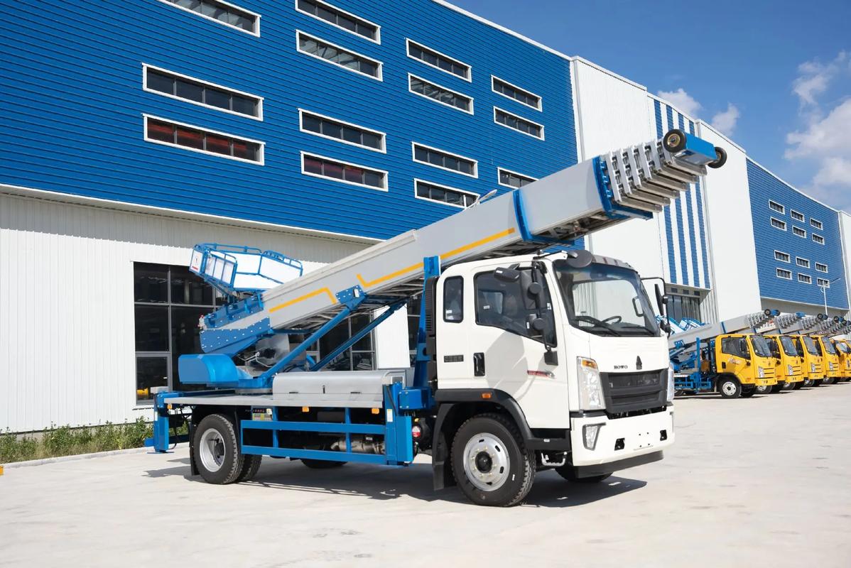 赤壁出租云梯车高空作业车 建筑垃圾搬运